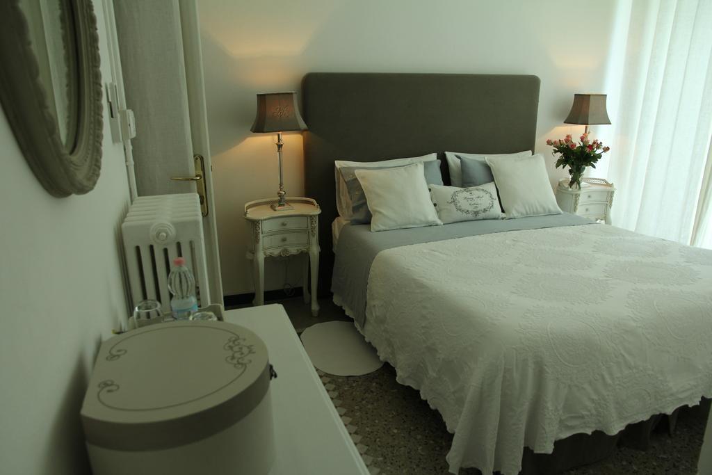 B&B Piazza Italia เซสตรี เลวานเต ภายนอก รูปภาพ